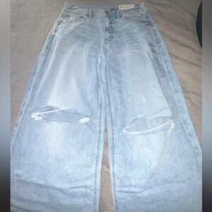 NWT American Eagle Outfitters Light Blue Wide Leg Distressed Jeans